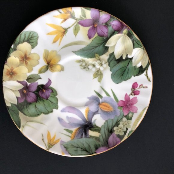 Duchess tea cup & saucer - Picture 5 of 7